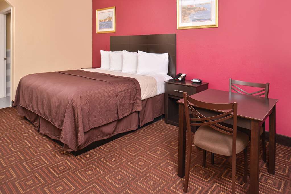 Americas Best Value Inn Baytown - thumb 6