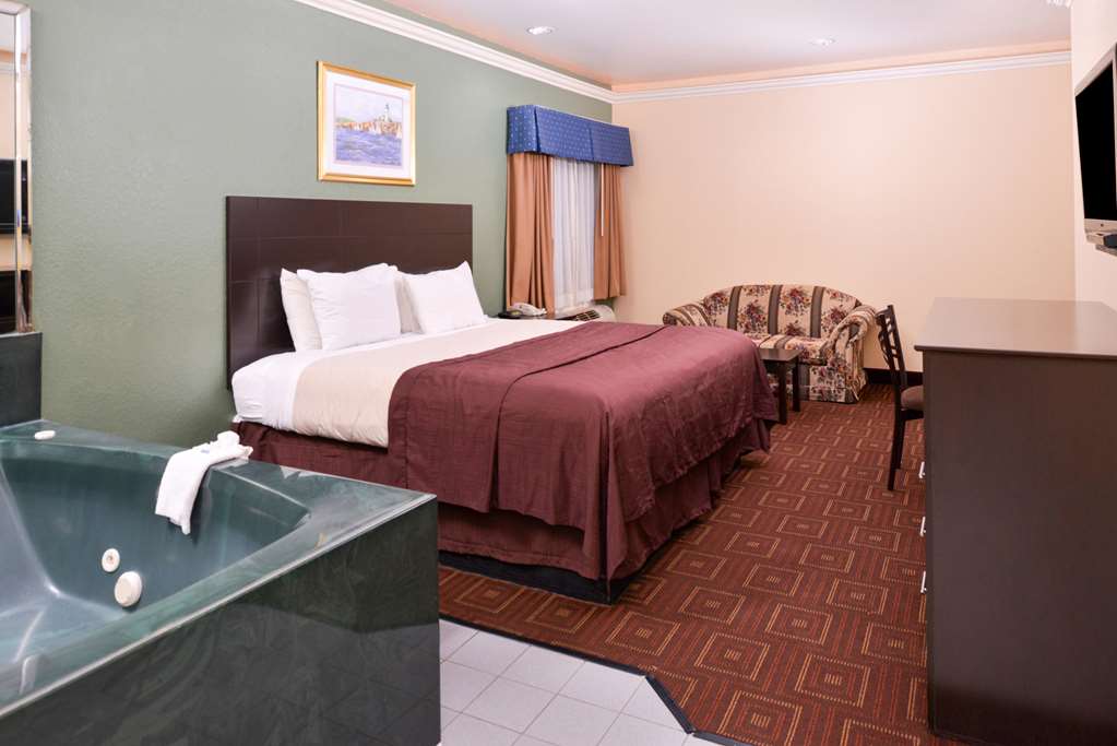Americas Best Value Inn Baytown - thumb 16