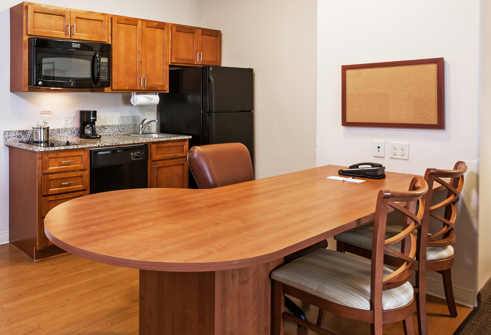 Candlewood Suites Baytown - thumb 11