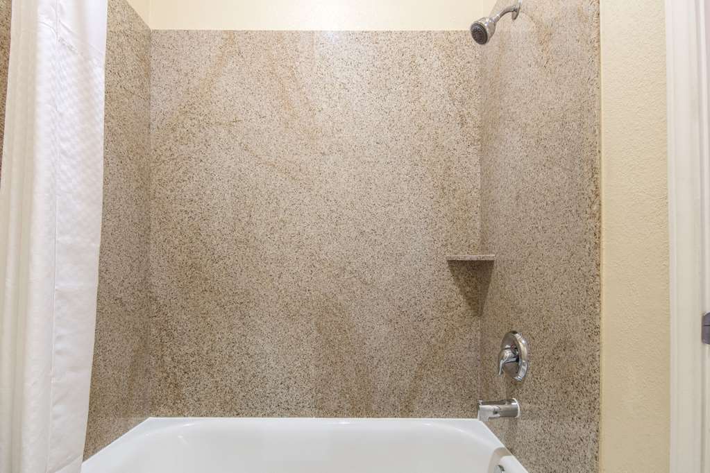Days Inn Baytown East - thumb 6