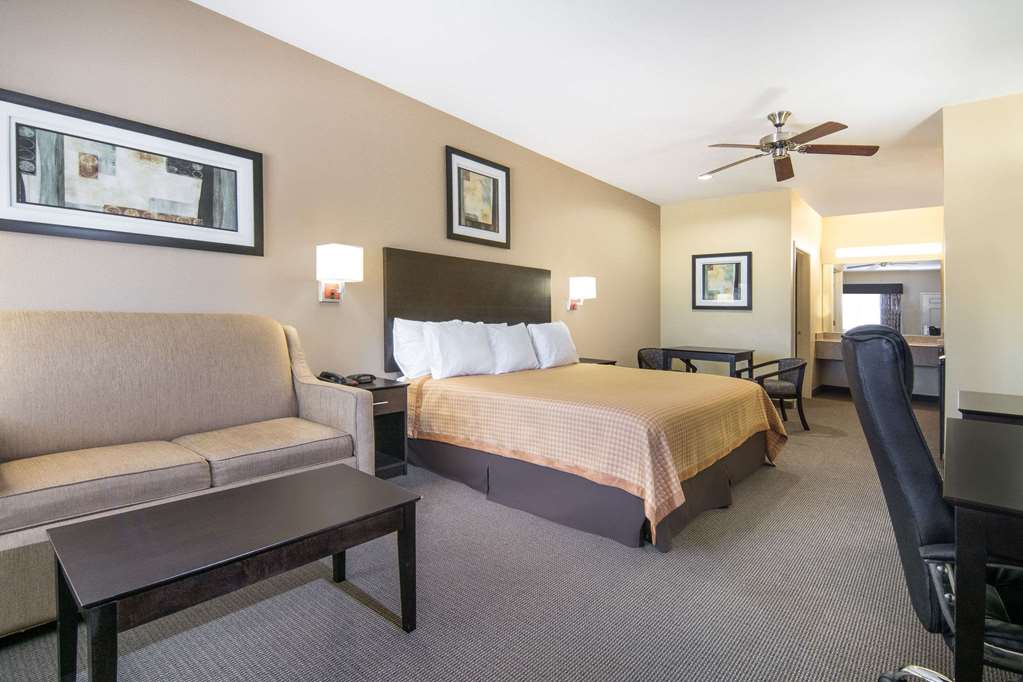 Days Inn Baytown East - thumb 11