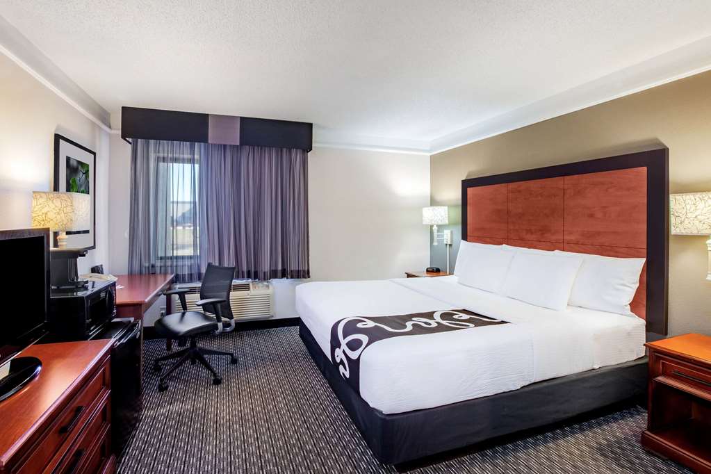 La Quinta Inn Houston Baytown East - thumb 7