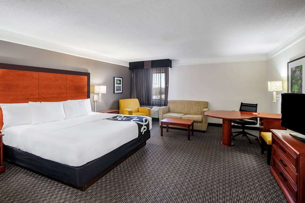 La Quinta Inn Houston Baytown East - thumb 13
