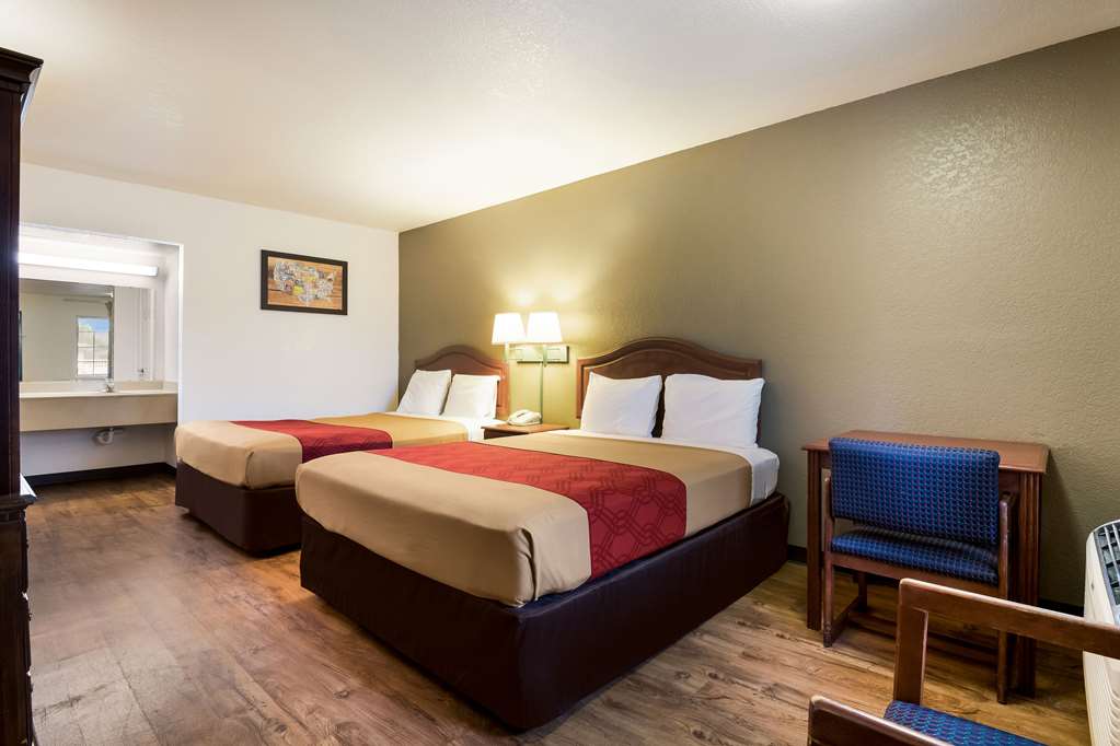 Econo Lodge - thumb 6