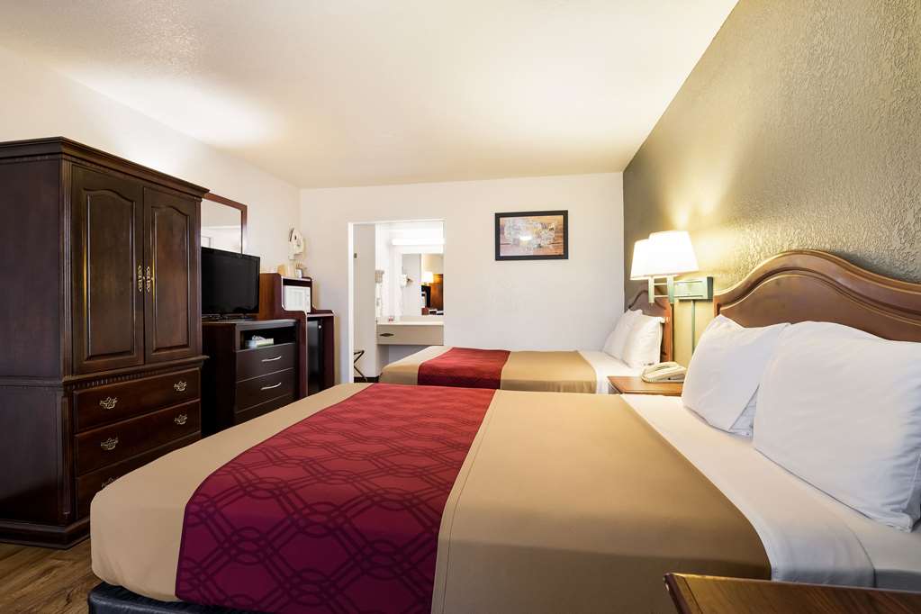 Econo Lodge - thumb 7