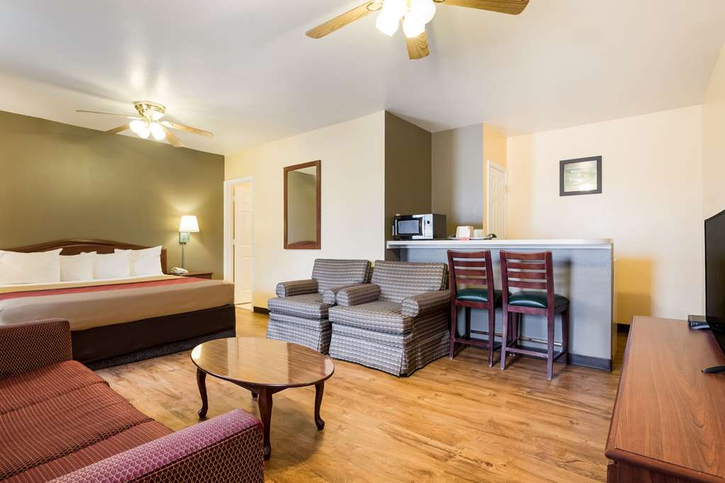 Econo Lodge - thumb 13
