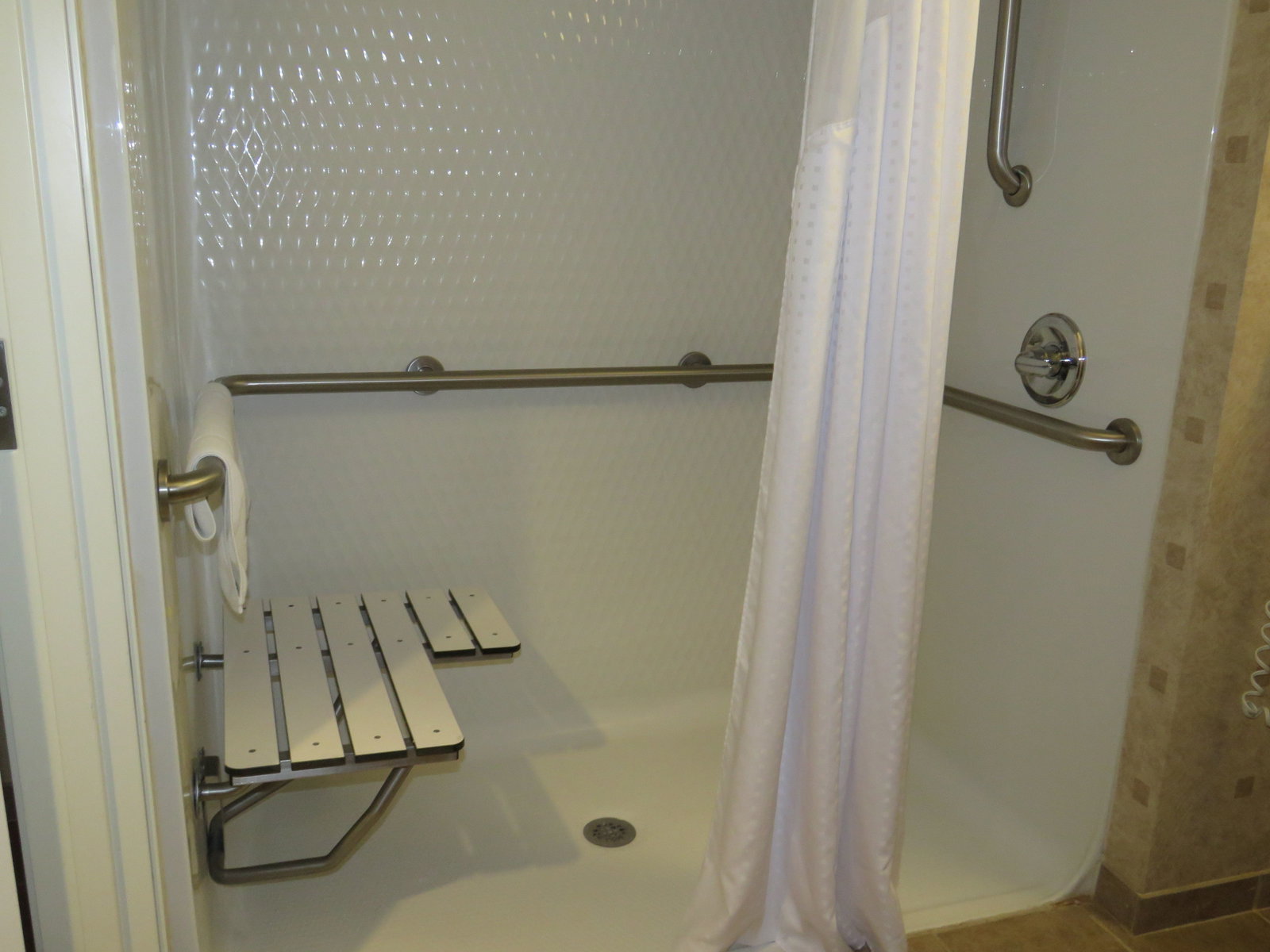 Holiday Inn Express Hotel & Suites - thumb 4