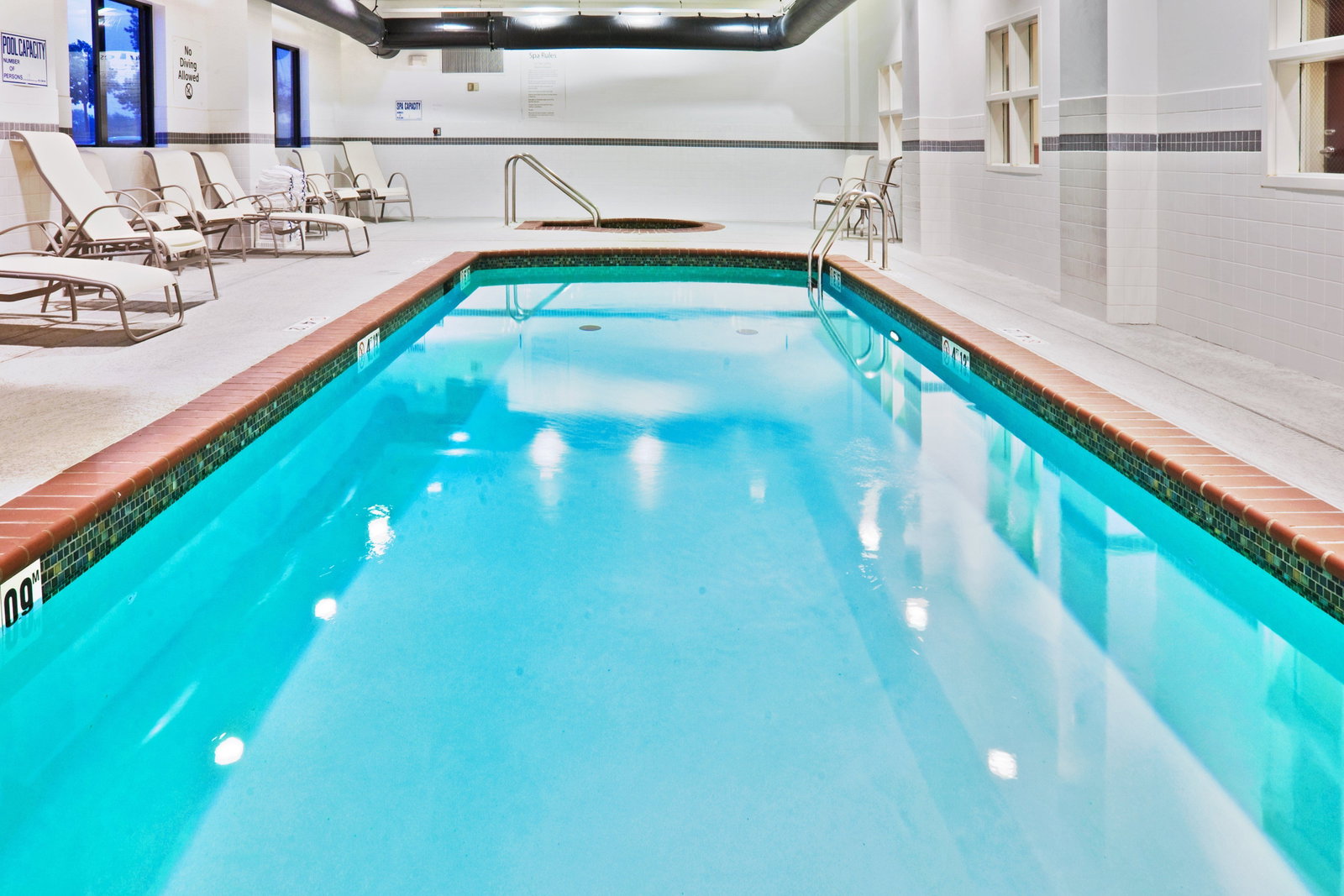 Holiday Inn Express Hotel & Suites - thumb 5