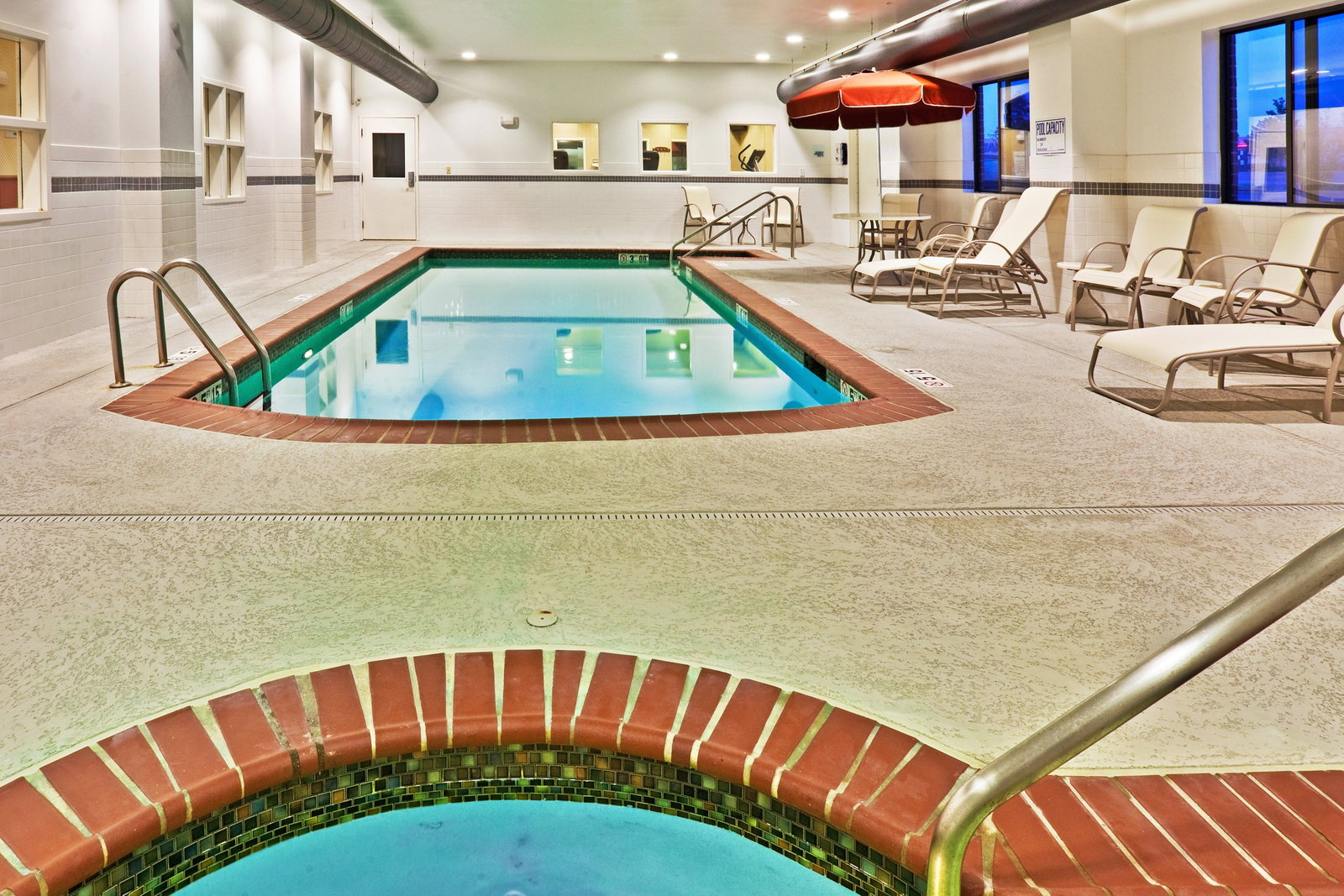 Holiday Inn Express Hotel & Suites - thumb 6