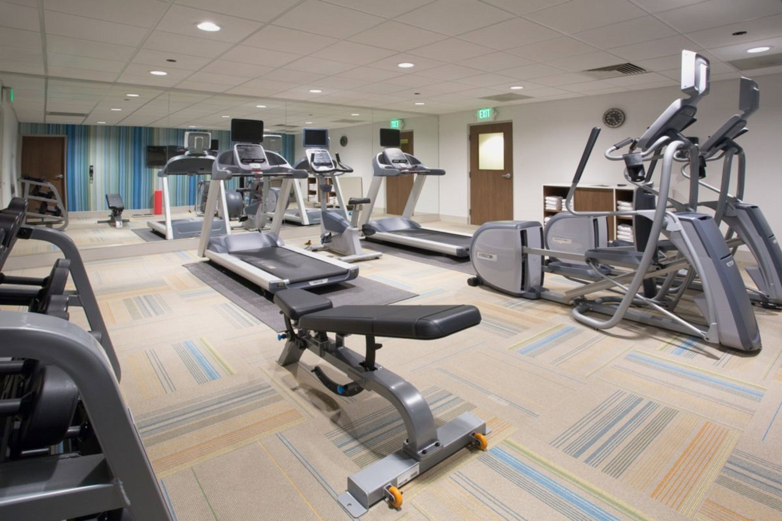 Holiday Inn Express Hotel & Suites - thumb 16