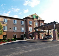 Holiday Inn Express Hotel  Suites - Accommodation Rooms