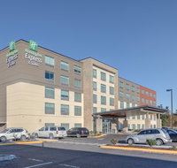 Holiday Inn Express  Suites Auburn Dwtn - Accommodation Rooms