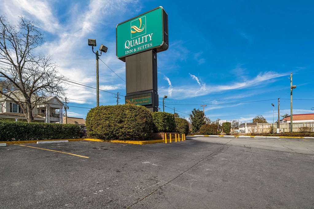 Quality Inn & Suites - thumb 0