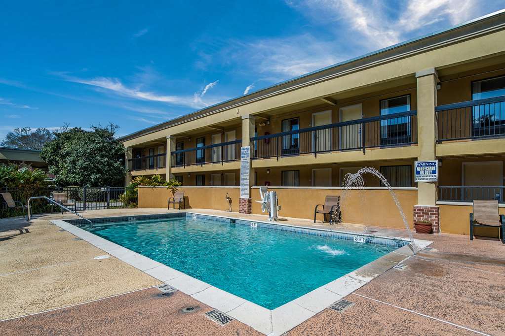 Quality Inn & Suites - thumb 7