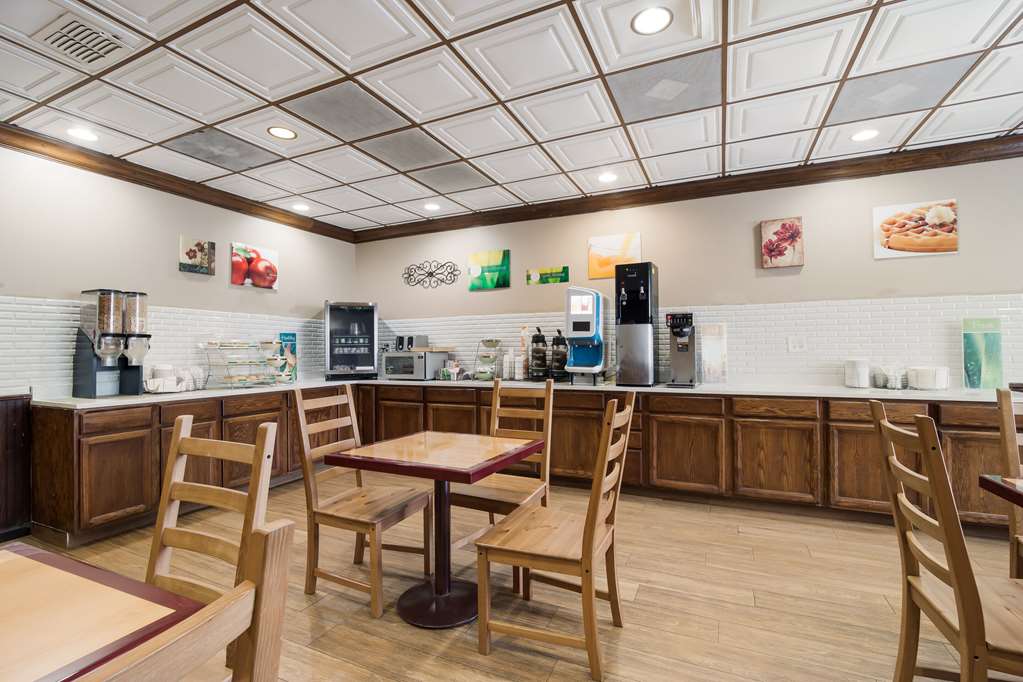 Quality Inn & Suites - thumb 11