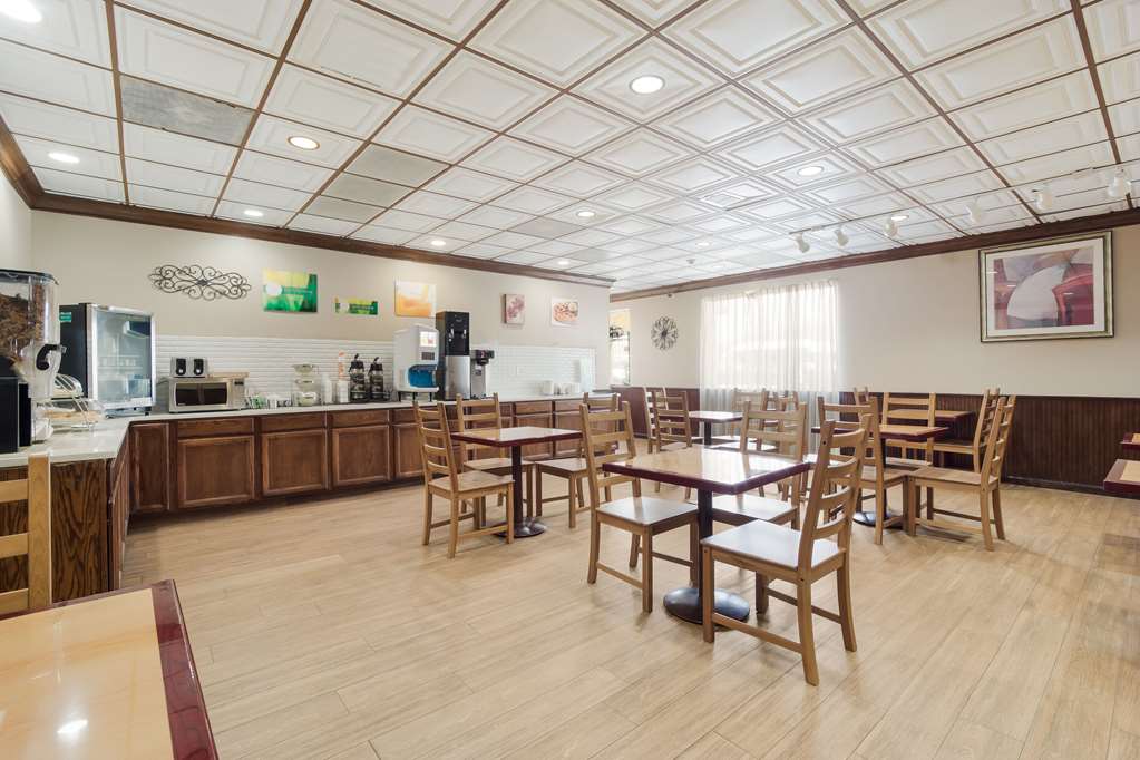 Quality Inn & Suites - thumb 12