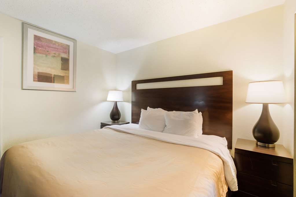 Quality Inn & Suites - thumb 13