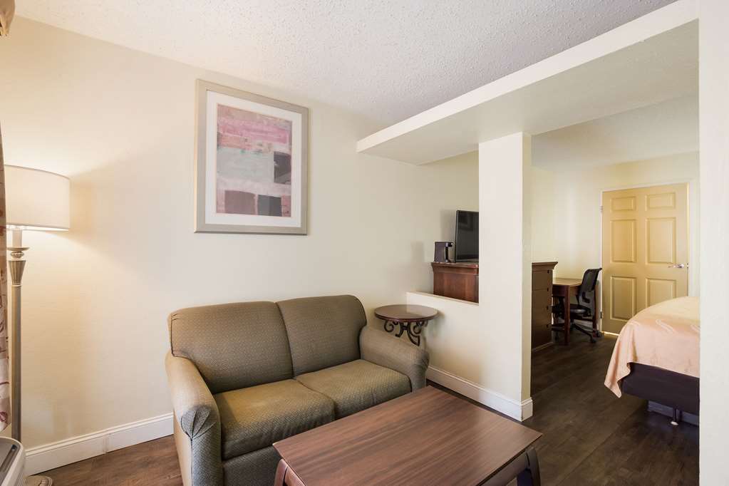 Quality Inn & Suites - thumb 14