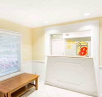 Super 8 Statesboro - Accommodation Rooms