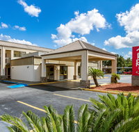 Red Roof Inn  Suites Statesboro - Univ - Accommodation Rooms