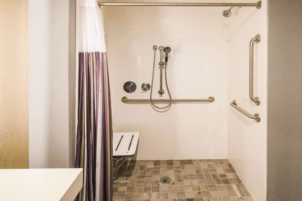 La Quinta Inn & Suites McDonough - thumb 7