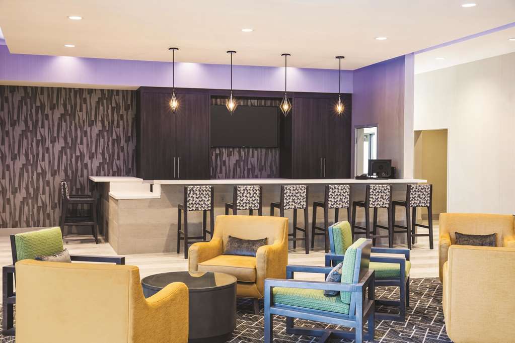 La Quinta Inn & Suites McDonough - thumb 12