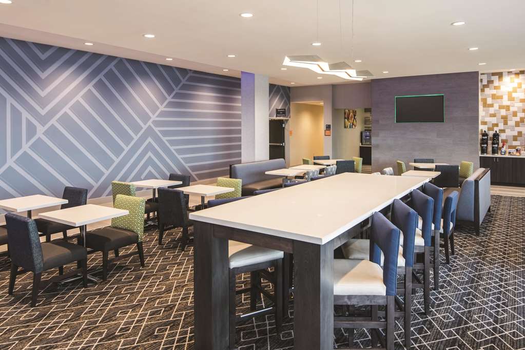 La Quinta Inn & Suites McDonough - thumb 15