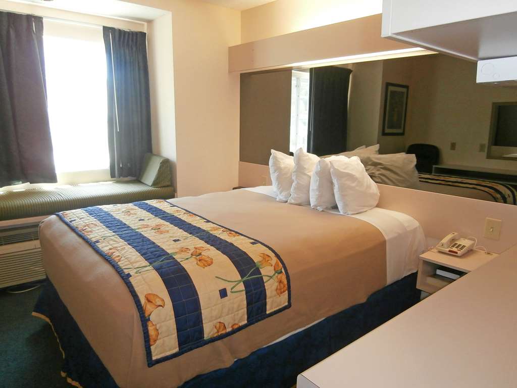 Americas Best Value Inn - thumb 3