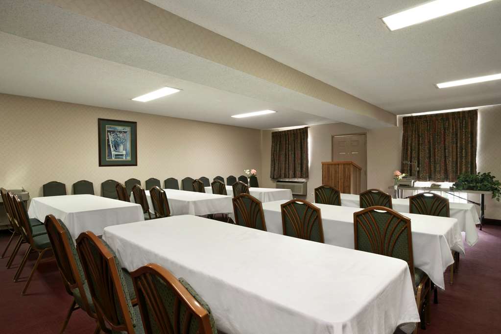 Days Inn Huntington - thumb 9