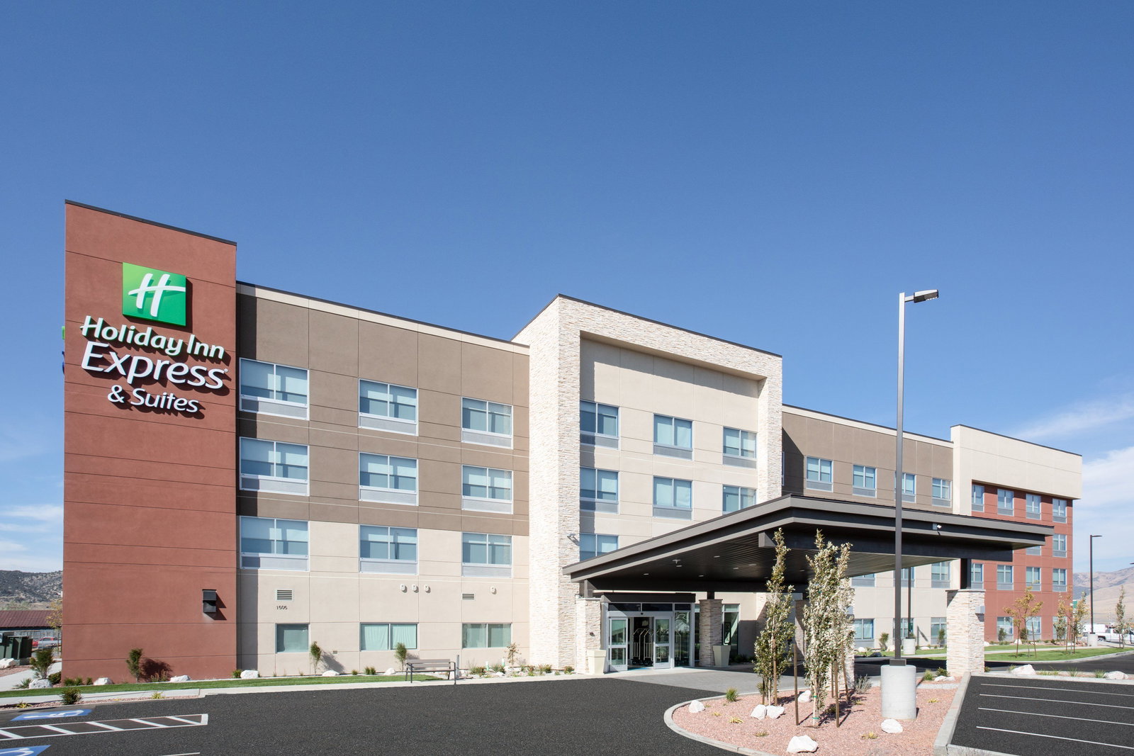 Holiday Inn Express & Suites Ely - thumb 0