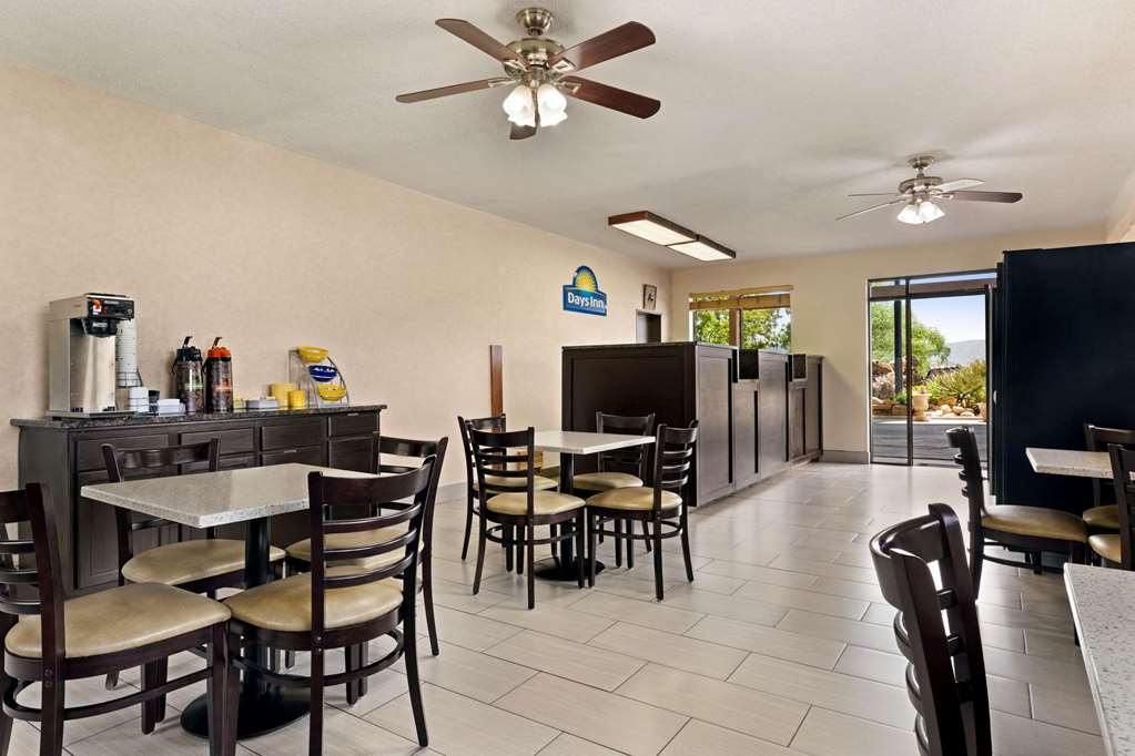 Days Inn Cortez - thumb 4