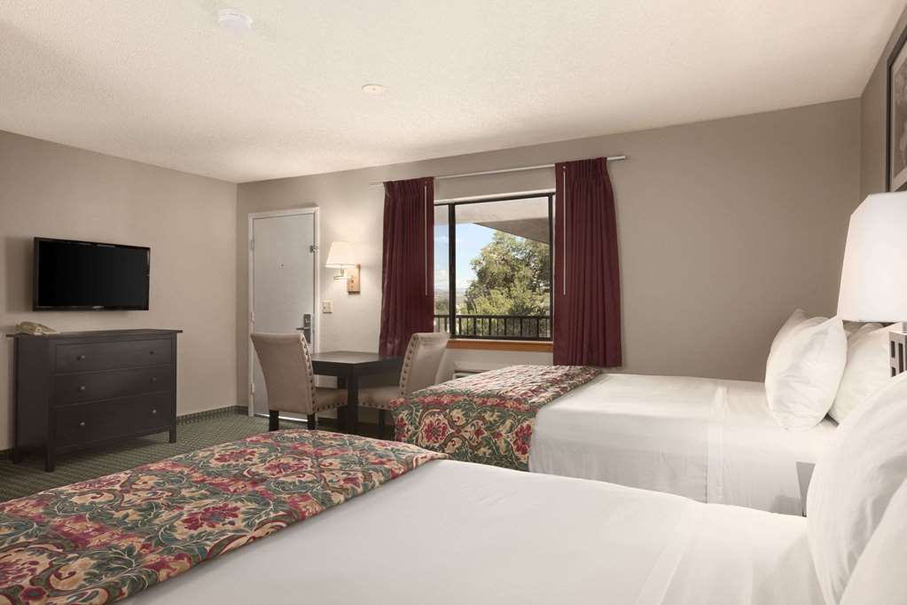 Days Inn Cortez - thumb 7