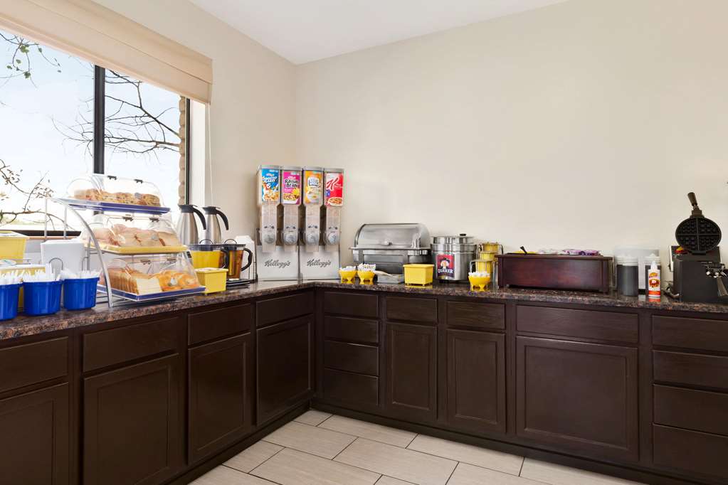 Days Inn Cortez - thumb 11