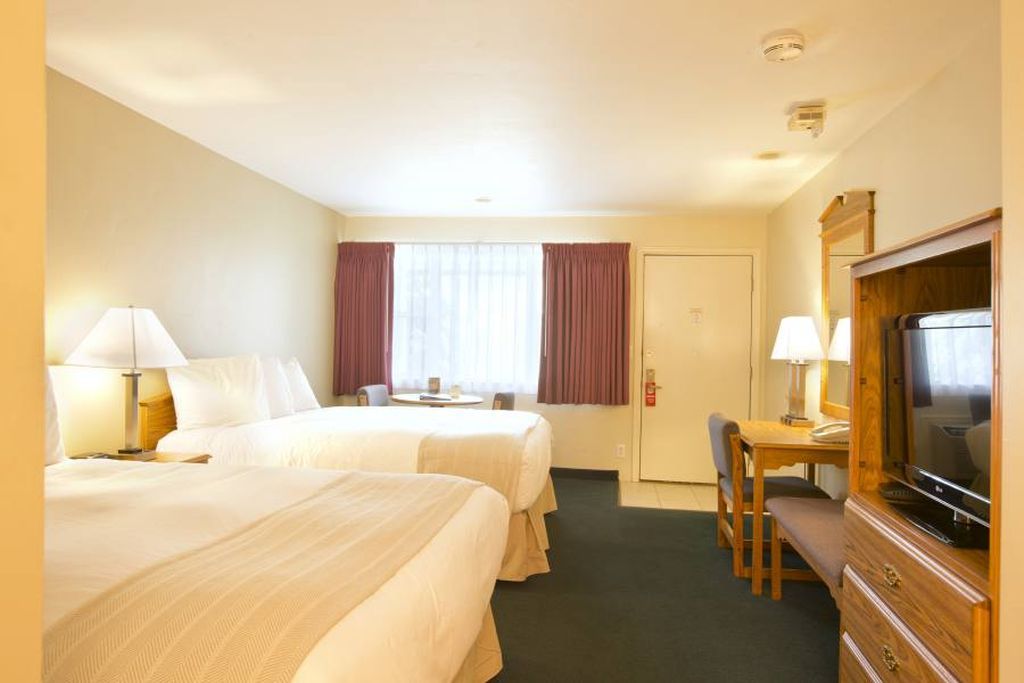 Hanging Lake Inn - thumb 0