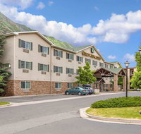 Quality Inn  Suites ON THE RIVER - Accommodation Rooms