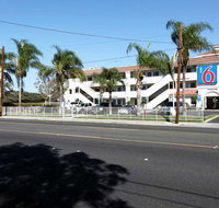 Motel 6 Los Angeles Bellflower - Accommodation Rooms