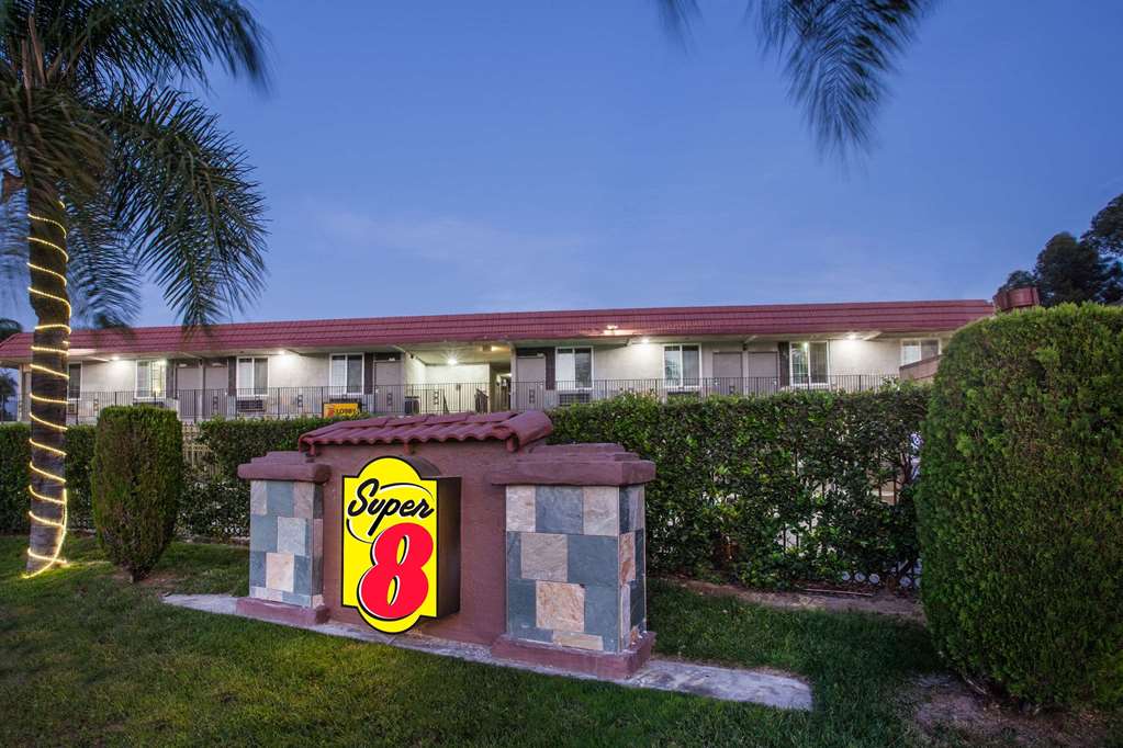Super 8 Redlands/San Bernardino