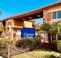 Express Inn  Suites Ontario - Accommodation Rooms