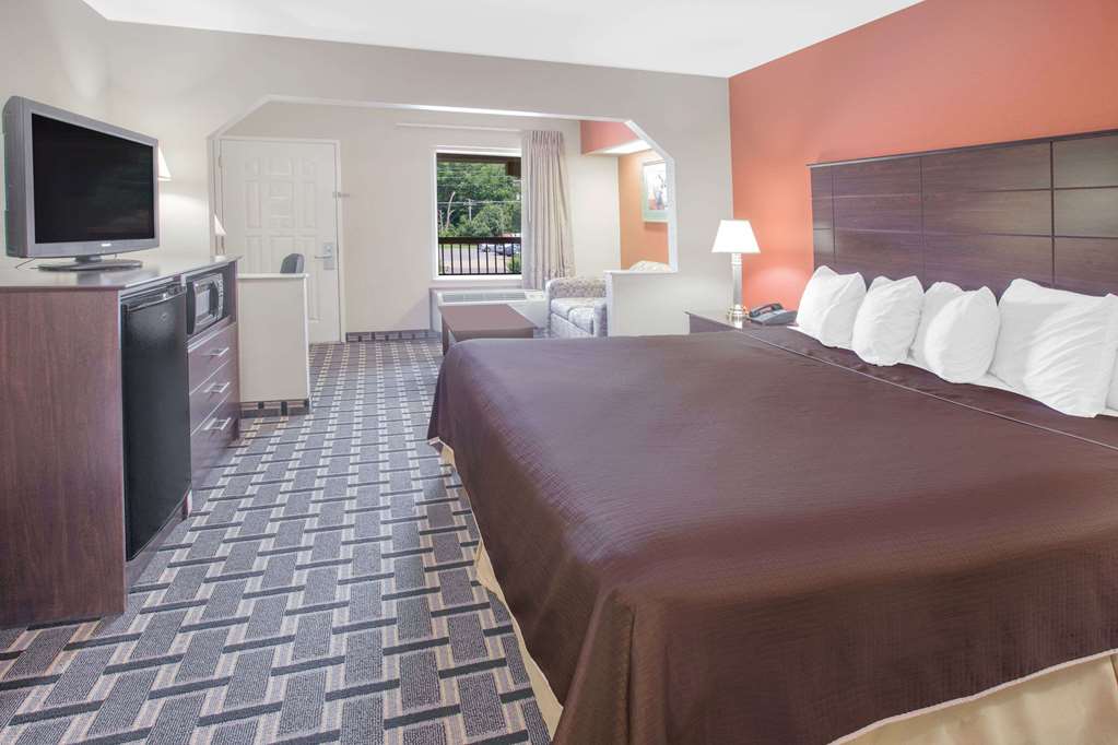 Days Inn & Suites Pine Bluff - thumb 7