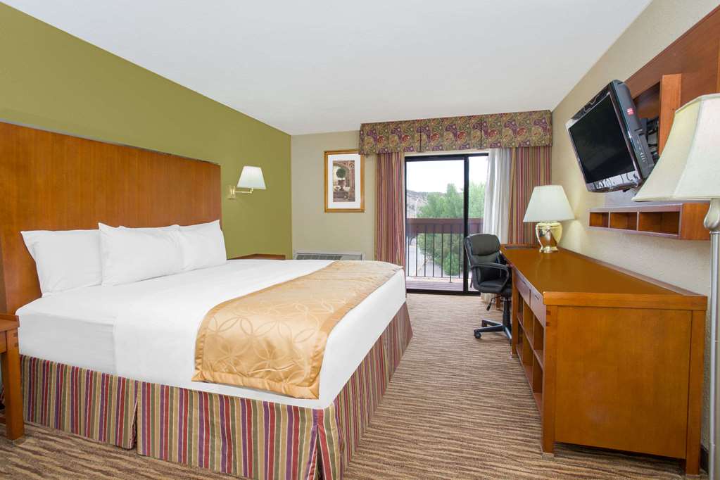 Days Inn & Suites Red Rock-Gallup - thumb 11