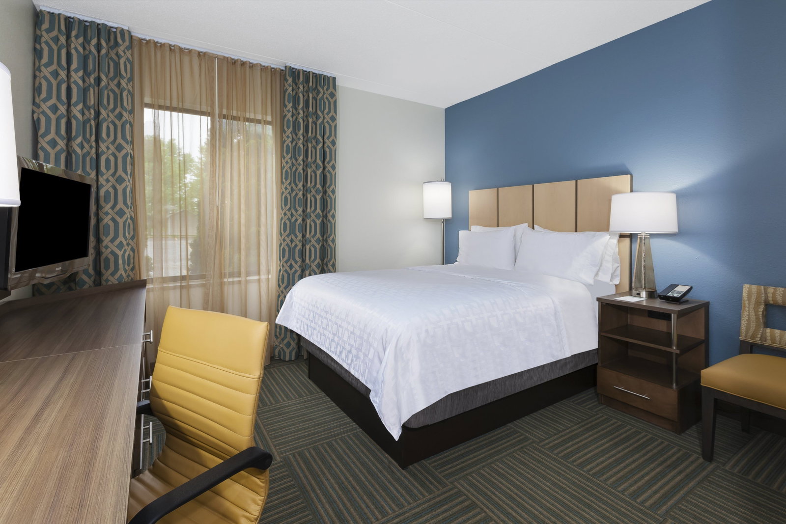 Candlewood Suites Gonzales - thumb 6