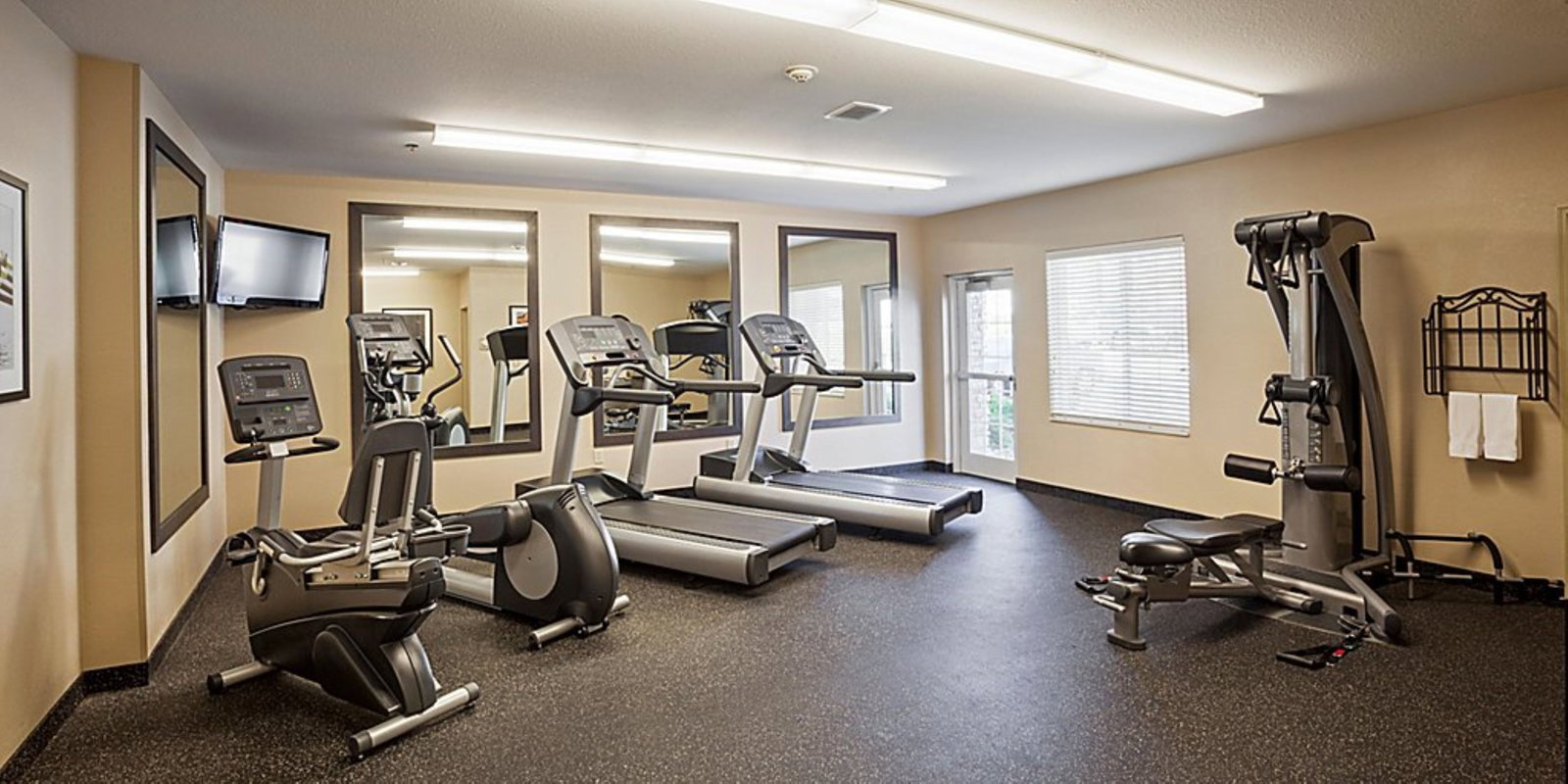 Candlewood Suites Gonzales - thumb 14