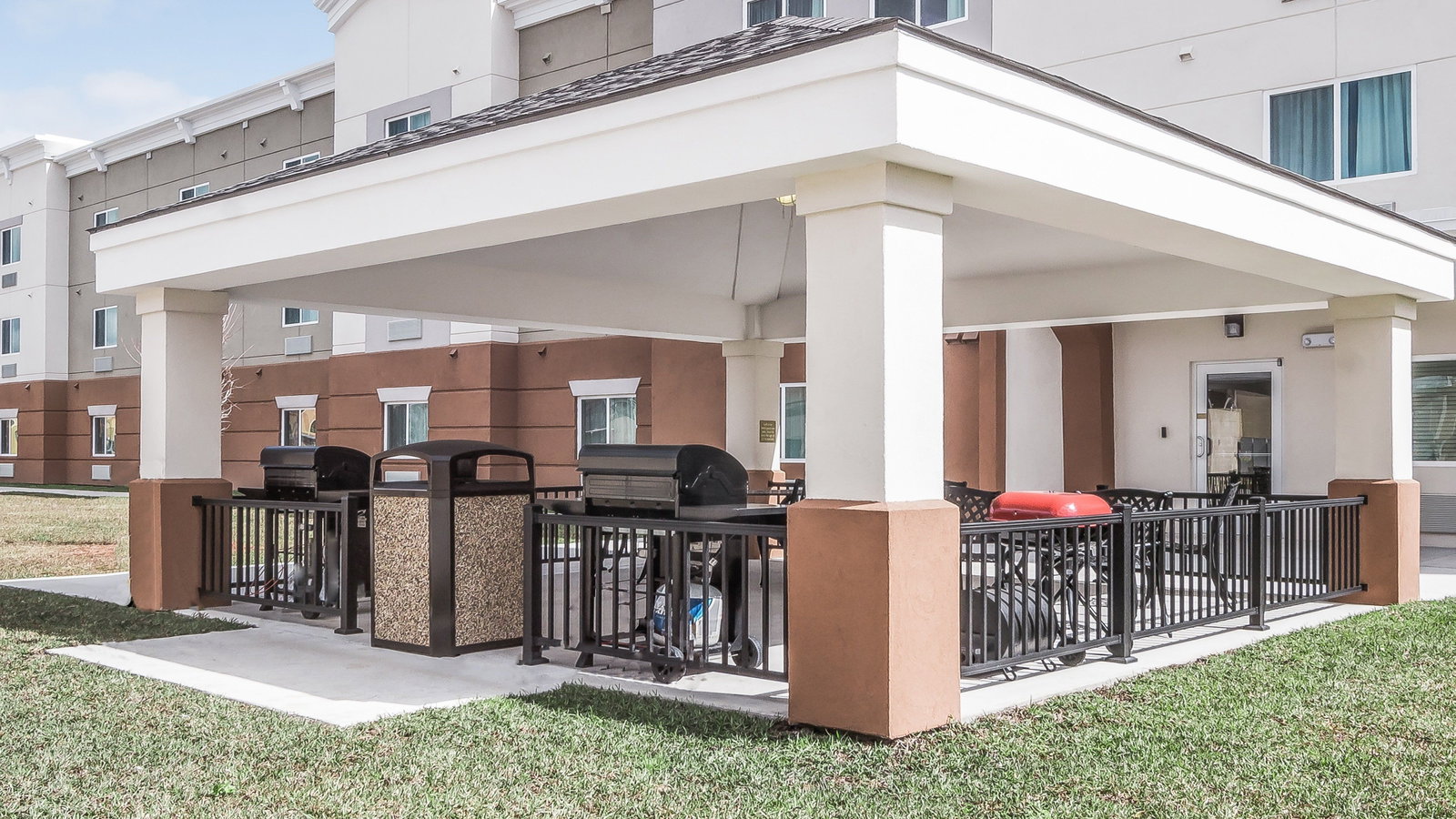 Candlewood Suites Gonzales - thumb 16