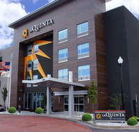 La Quinta Inn  Suites by Wyndham - Accommodation Rooms