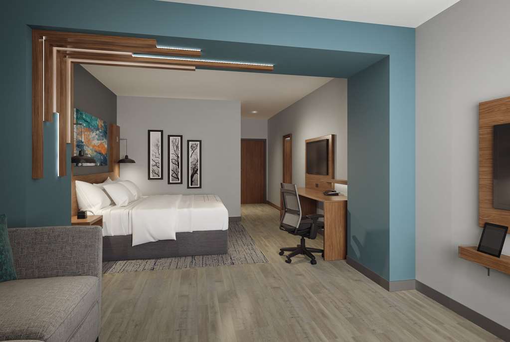 La Quinta Inn & Suites By Wyndham - thumb 3