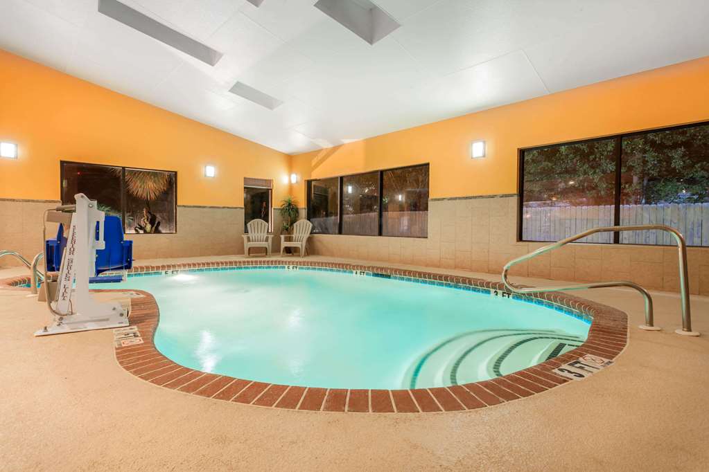 Ramada Limited Locust Grove - thumb 9