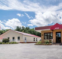 Econo Lodge - Accommodation Rooms