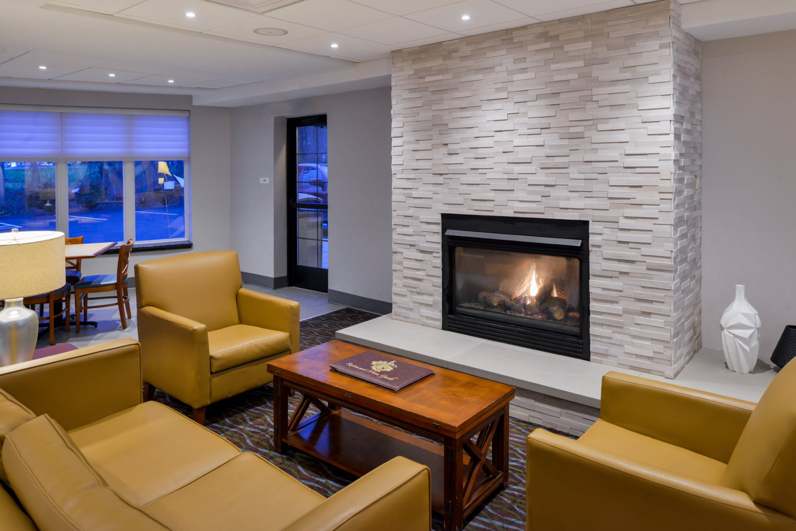 Holiday Inn Express Hotel & Suites - thumb 2