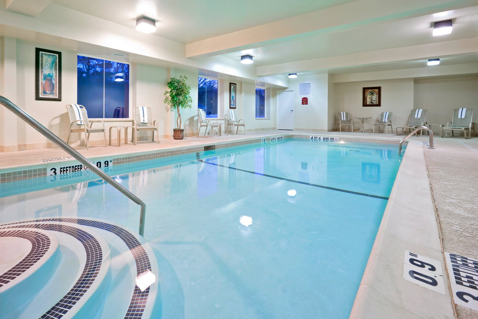 Holiday Inn Express Hotel & Suites - thumb 8