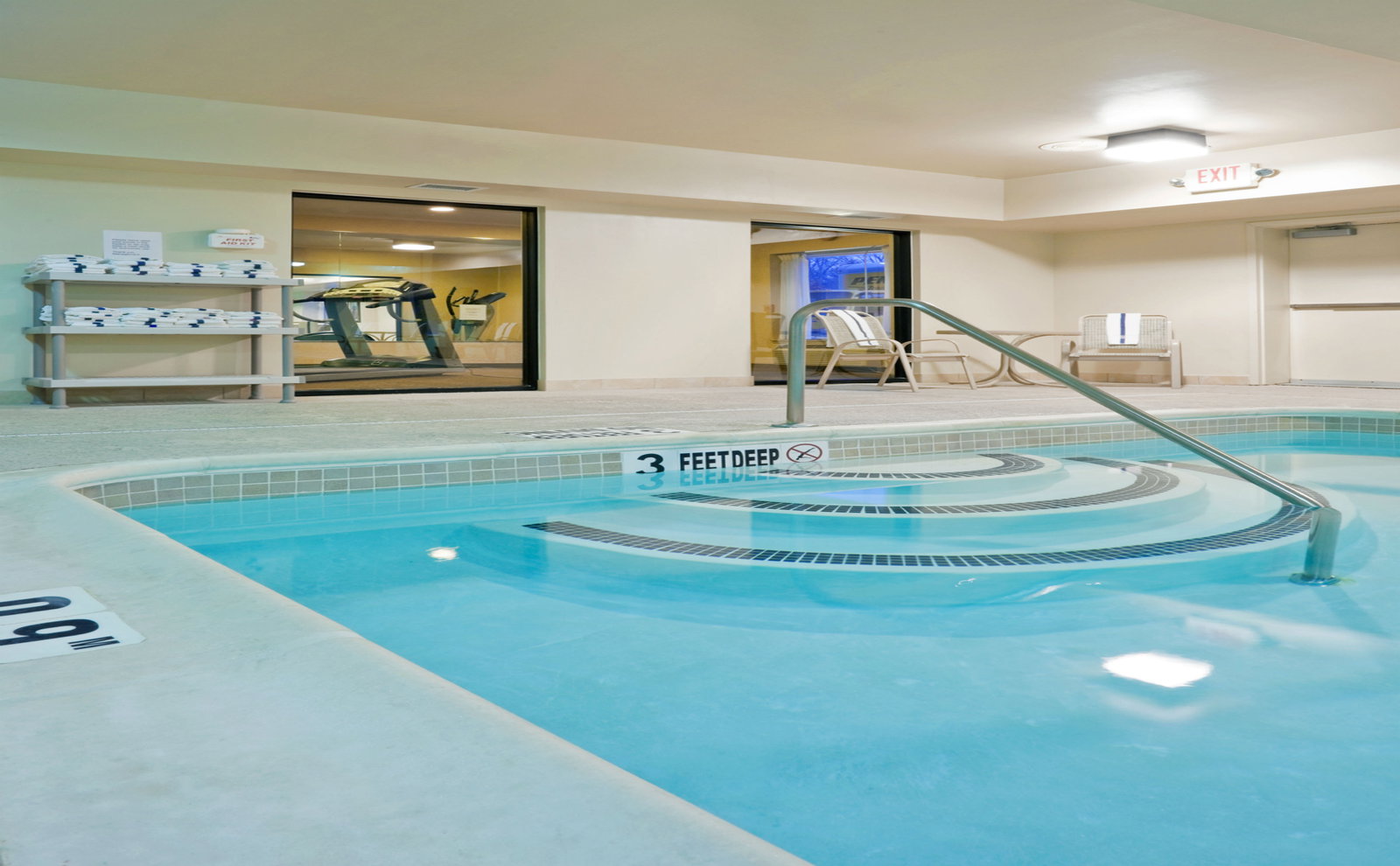 Holiday Inn Express Hotel & Suites - thumb 9